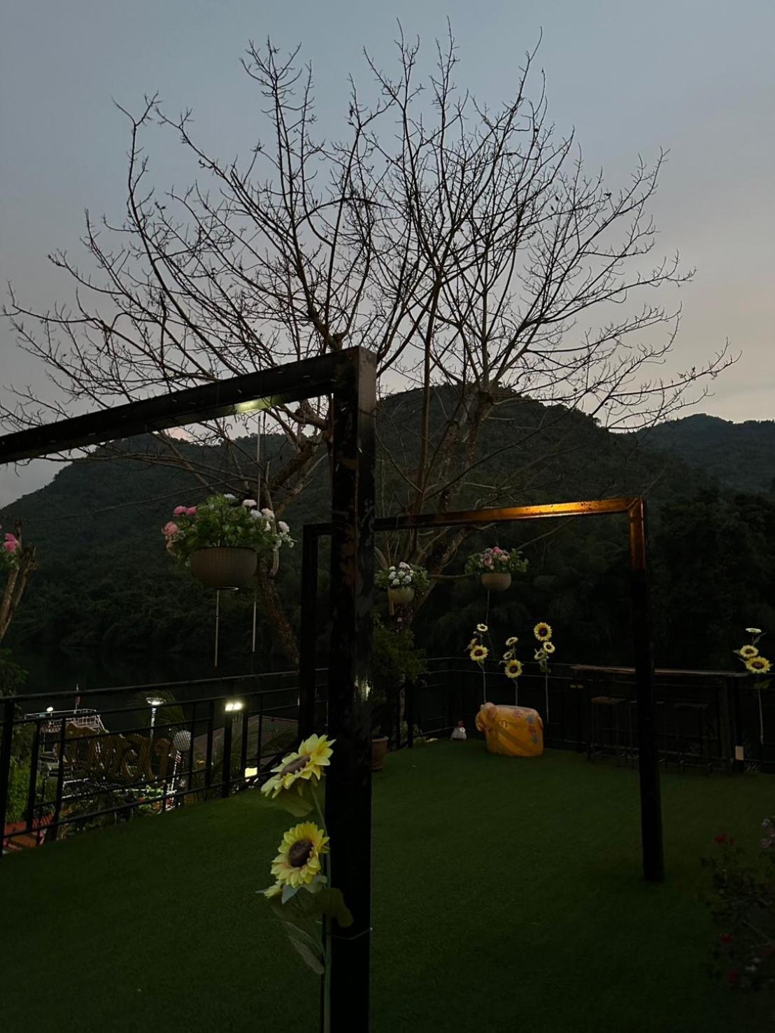 ชอว์ งาทอง รีสอร์ต Chor Ngar Thong Erawan Kanchanaburi Hotel Exterior photo