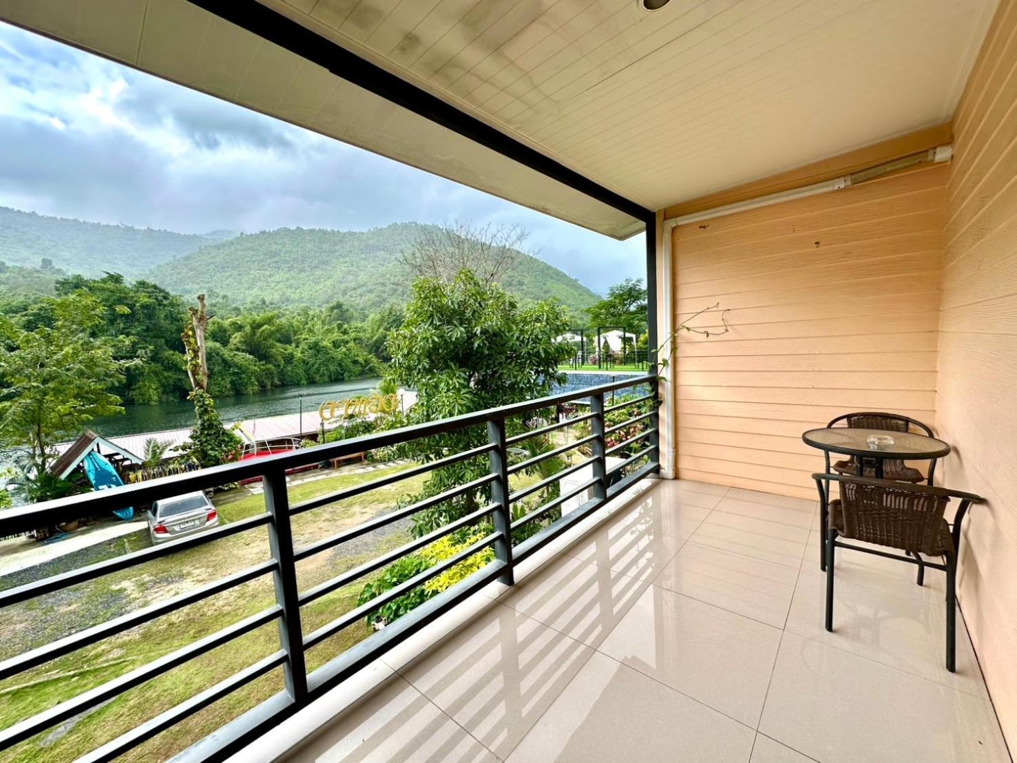 ชอว์ งาทอง รีสอร์ต Chor Ngar Thong Erawan Kanchanaburi Hotel Exterior photo